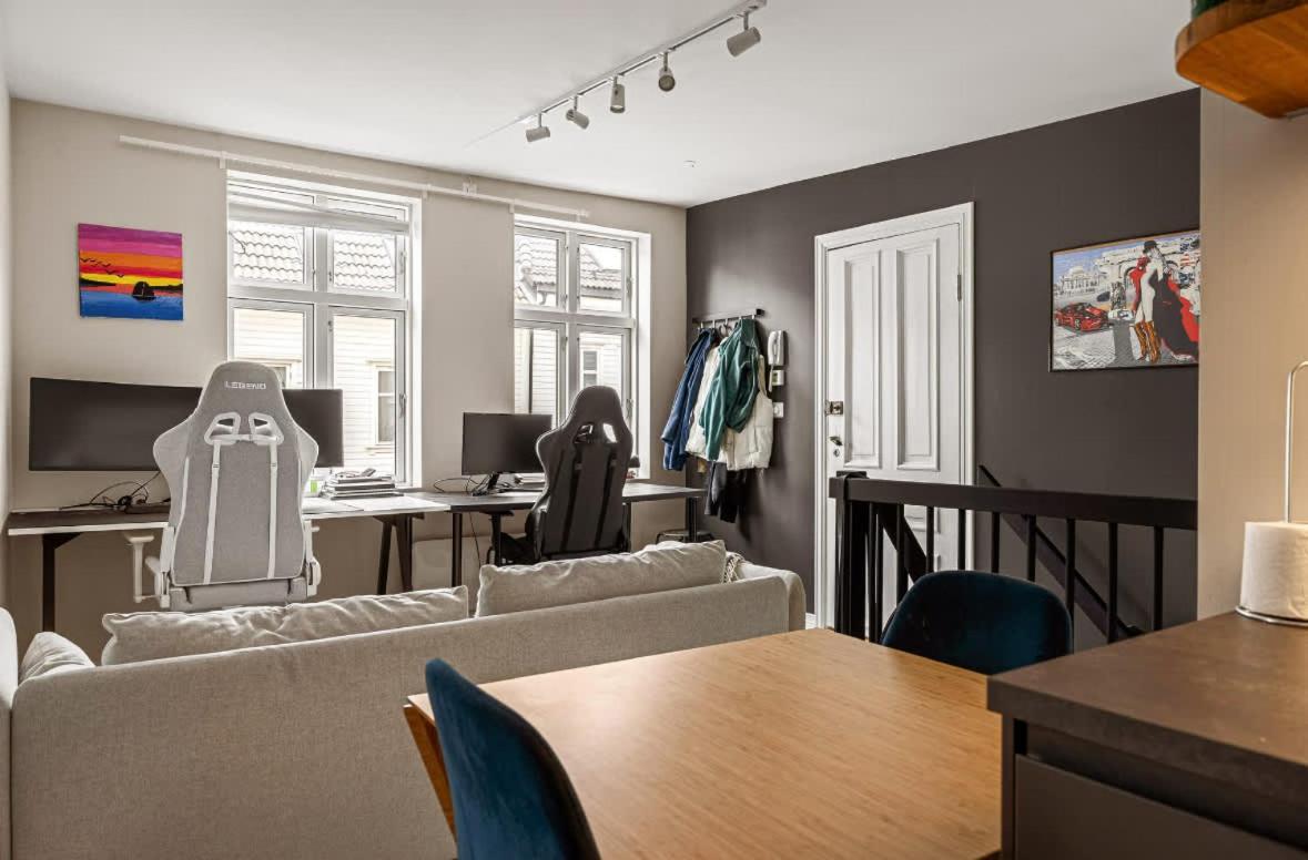 Heimby Living - Free Wifi - Four Bedrooms Apartment *