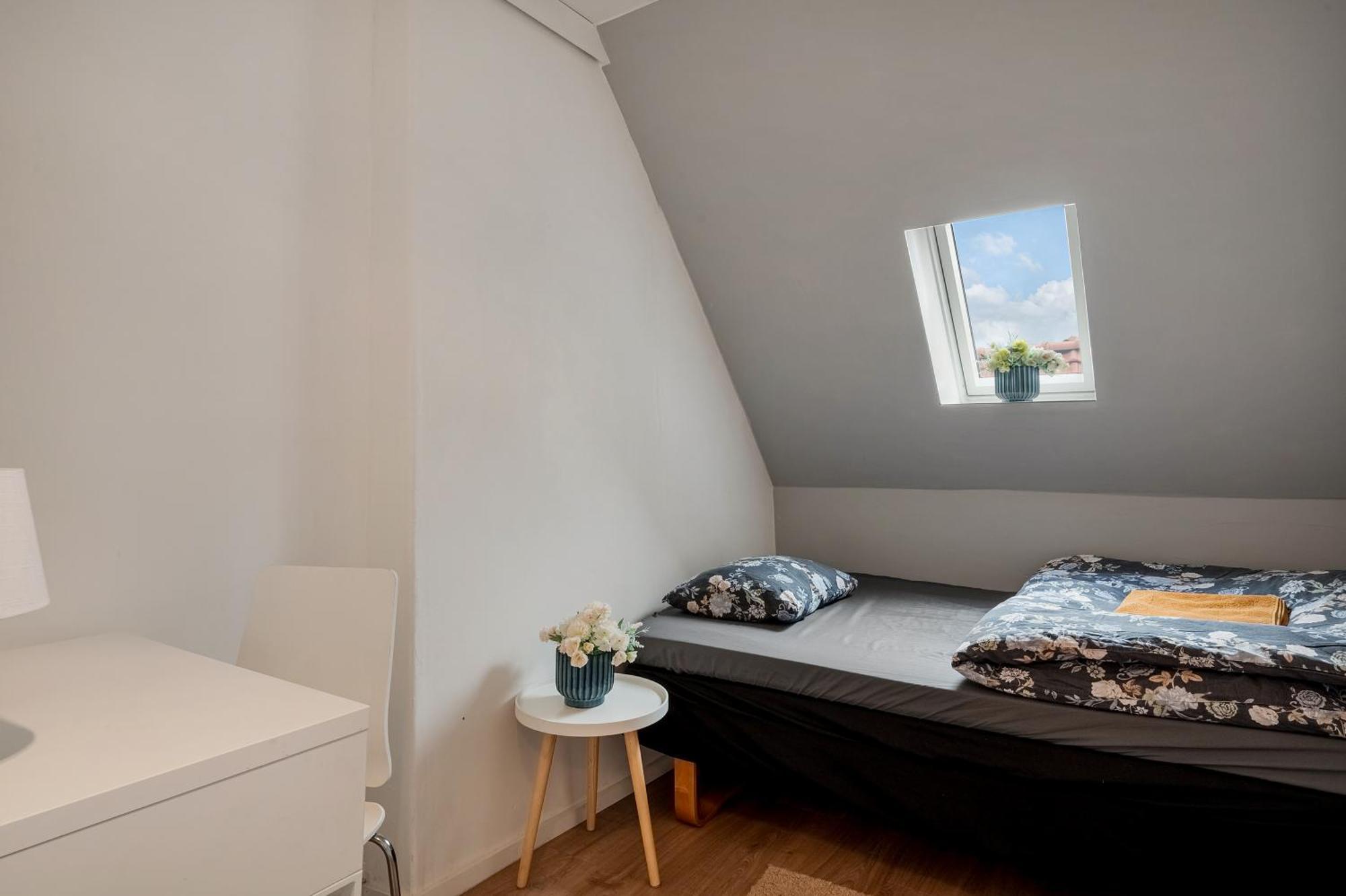 Apartment 3 Bedroom In Heart Of *