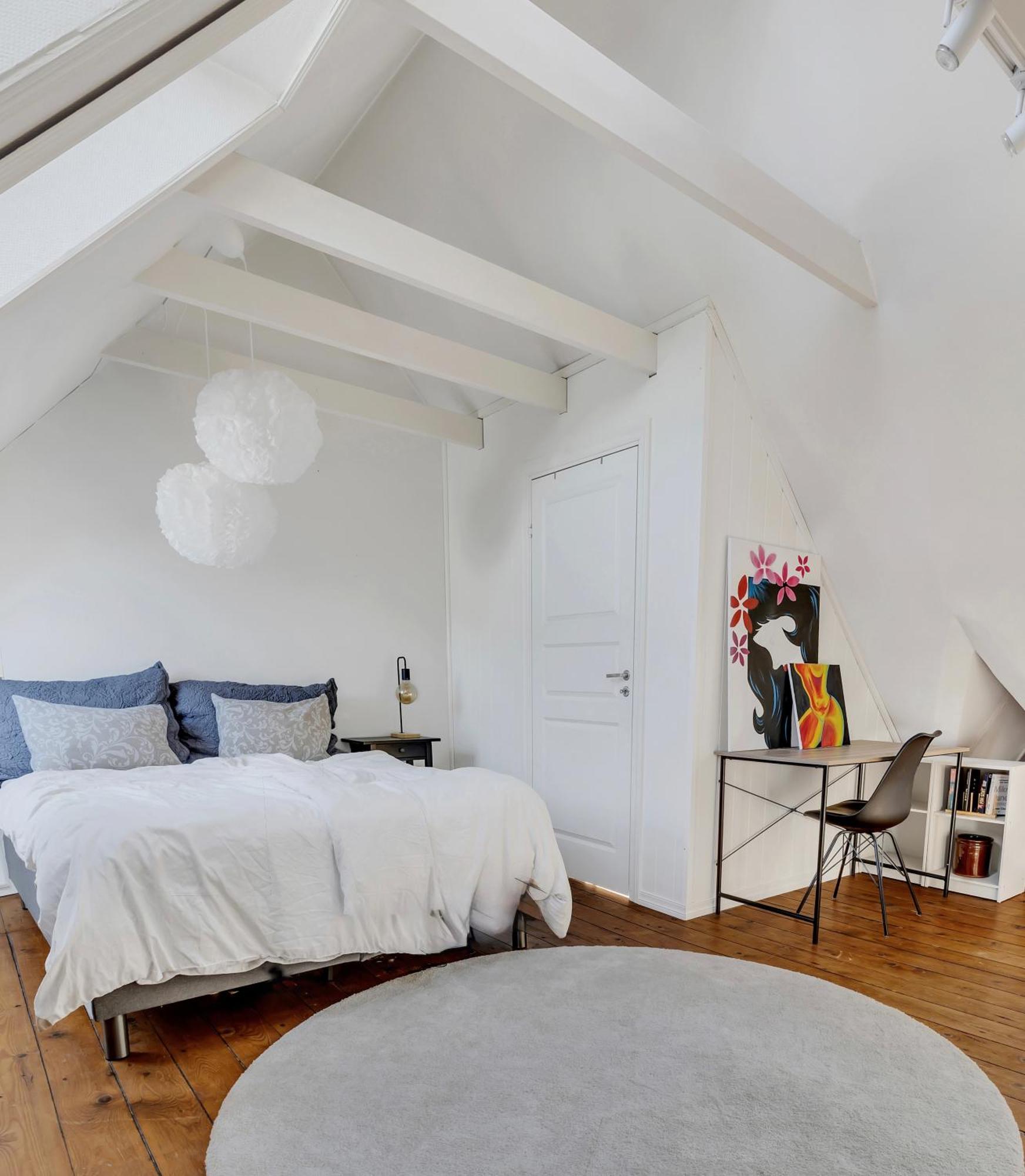 Classic Peaceful Space In The Center *