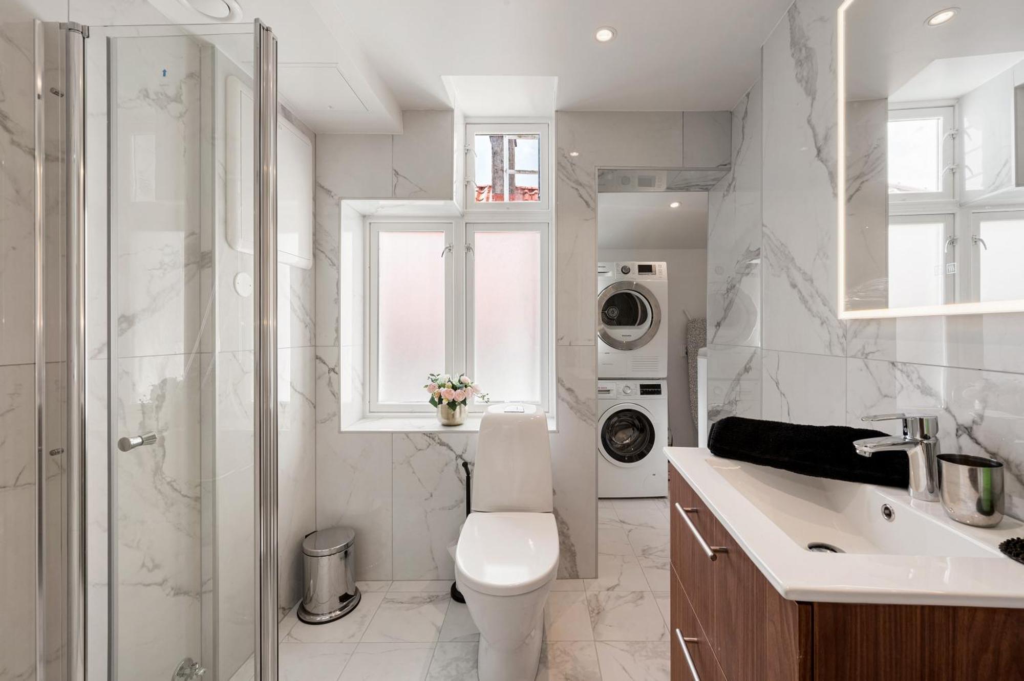 Newly Renovated 1 Bedroom In Heart Of Apartamento Bergen
