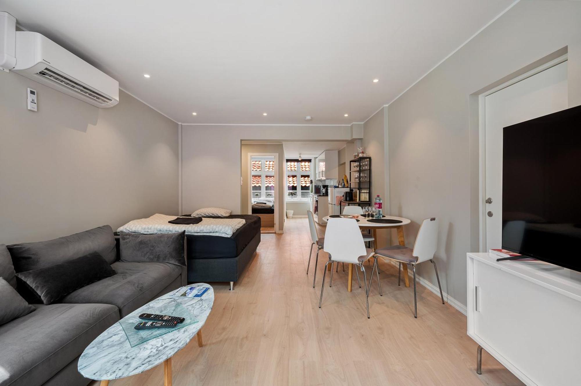 Apartamento Newly Renovated 1 Bedroom In Heart Of Bergen