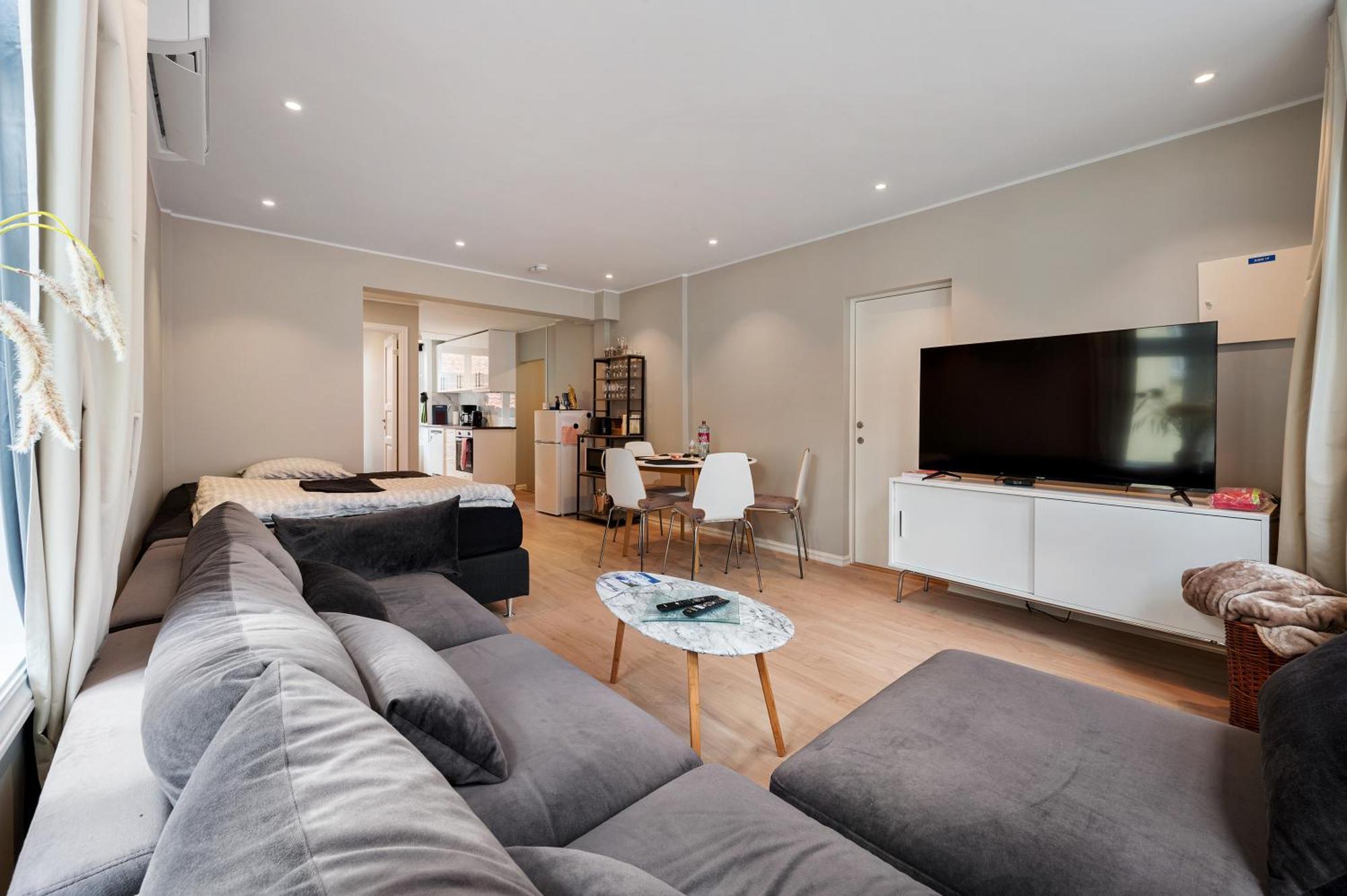 Newly Renovated 1 Bedroom In Heart Of