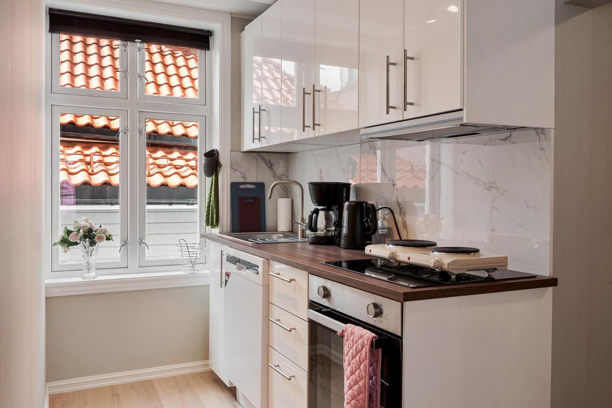 Newly Renovated 1 Bedroom In Heart Of Apartamento Bergen