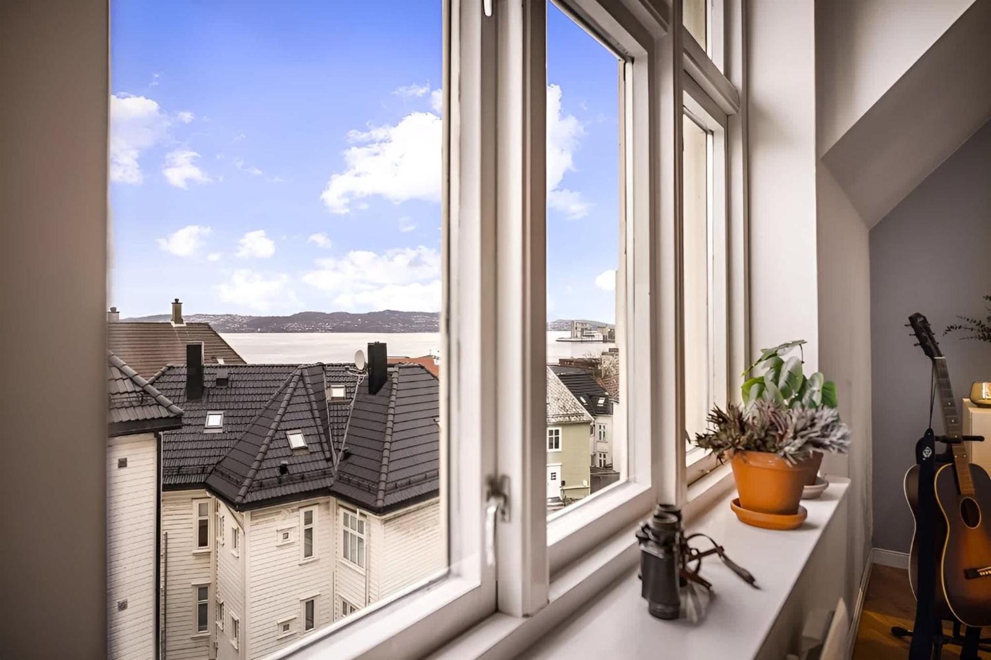 Beautiful With Sea-view Apartment Bergen