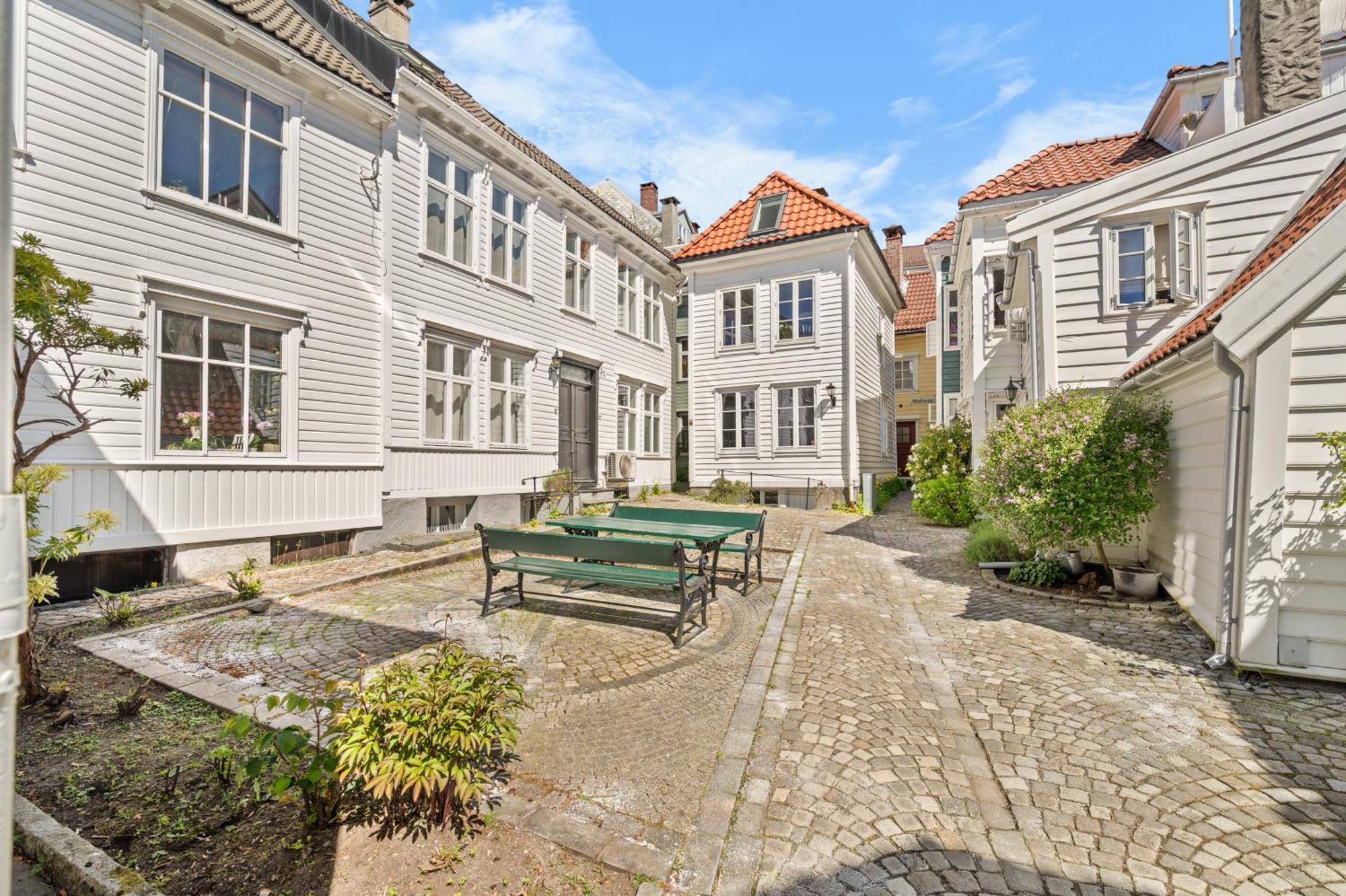 Gem Straight Out Of History - Built In 1750 * Bergen