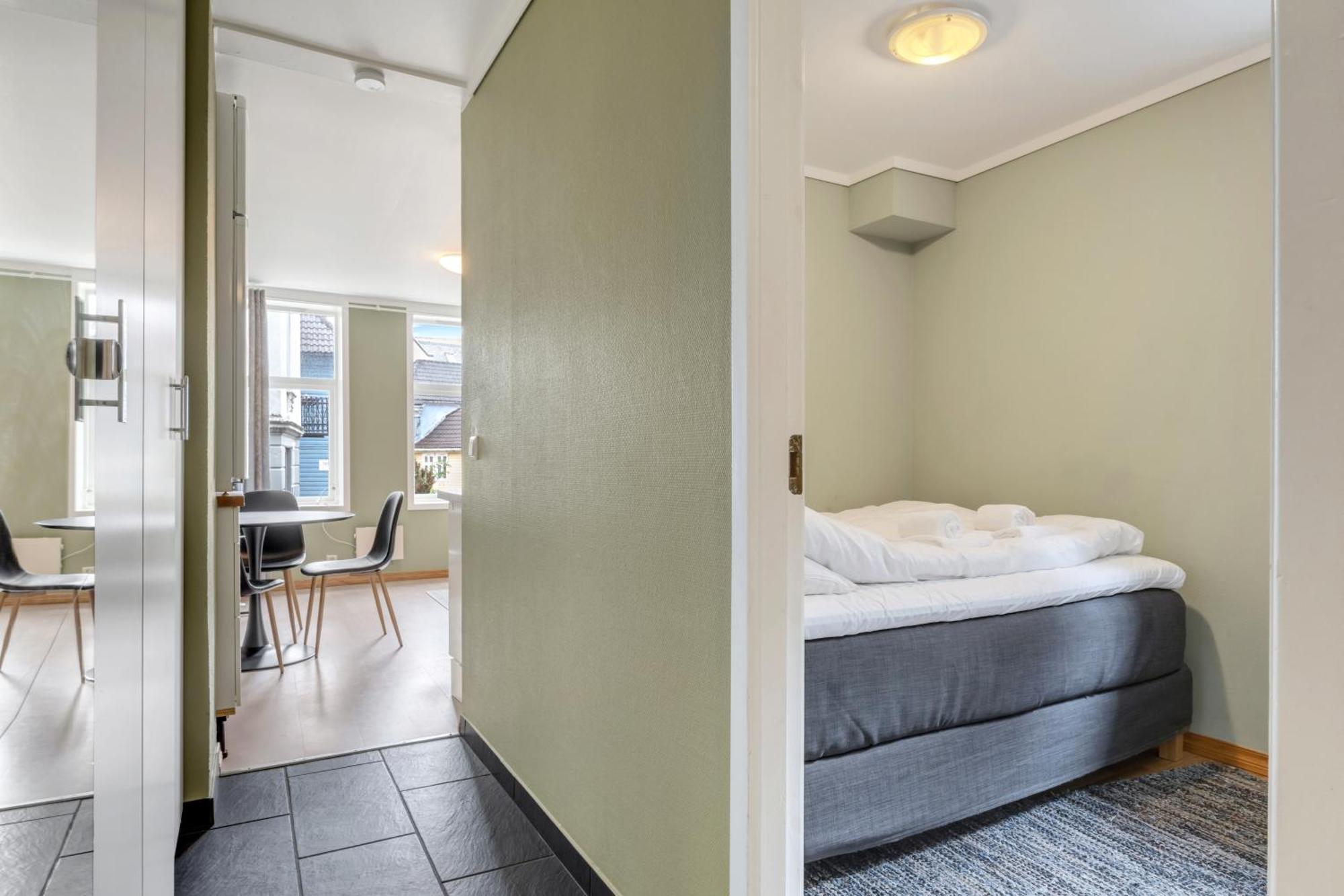 Easy Living Apartment *