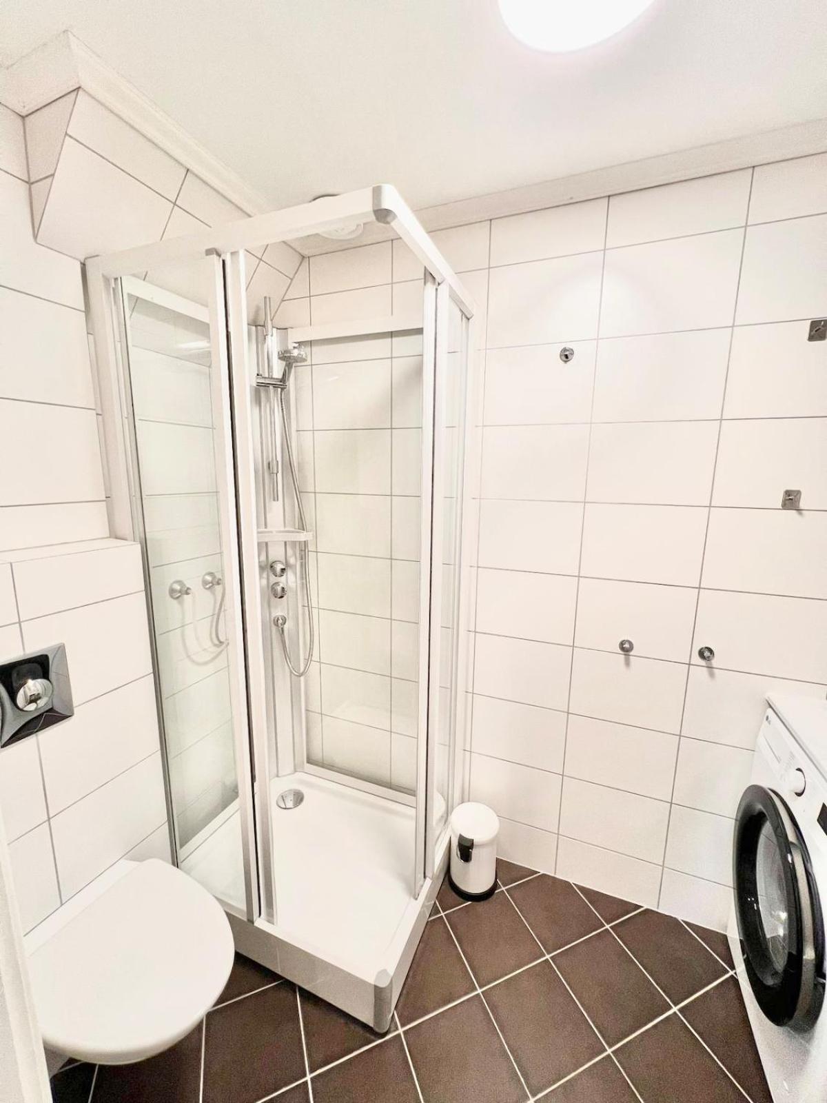Cozy Near Light Rail 3 Bedrooms - 4 Beds *