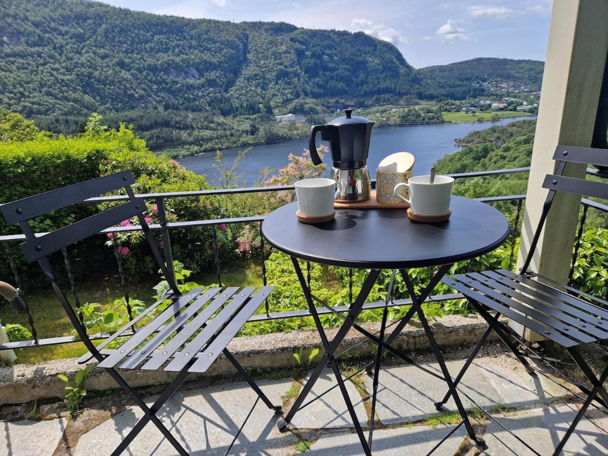 Cozy Flat With View And 15 Min From