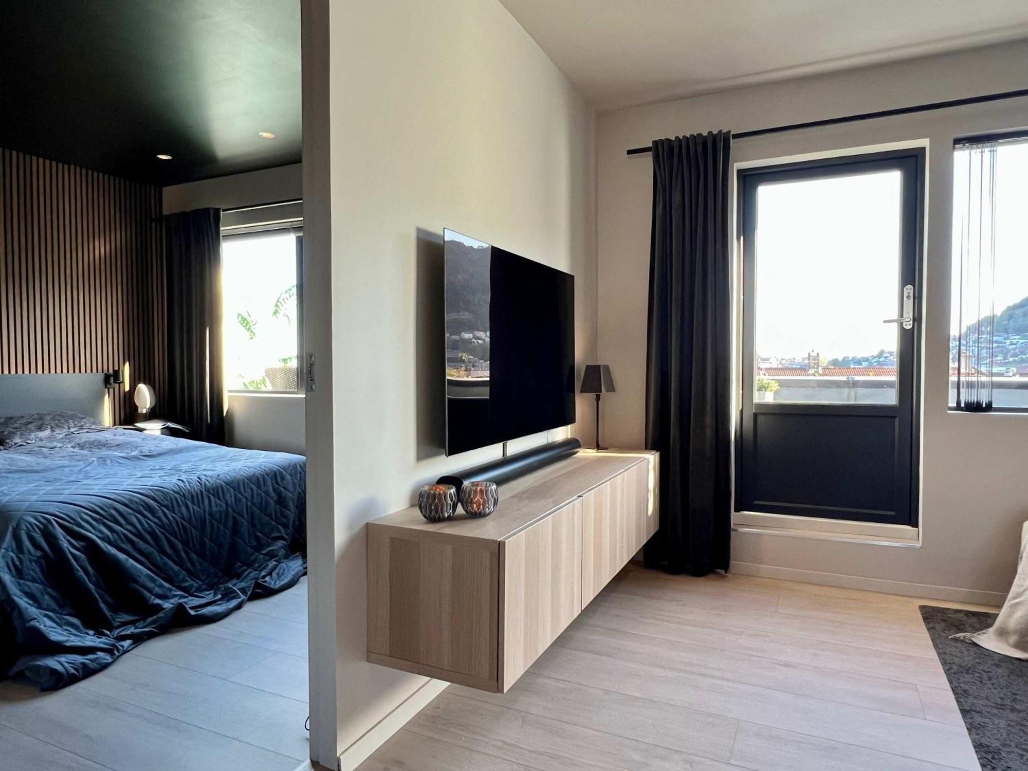 Pent House - Two Balconies Apartment