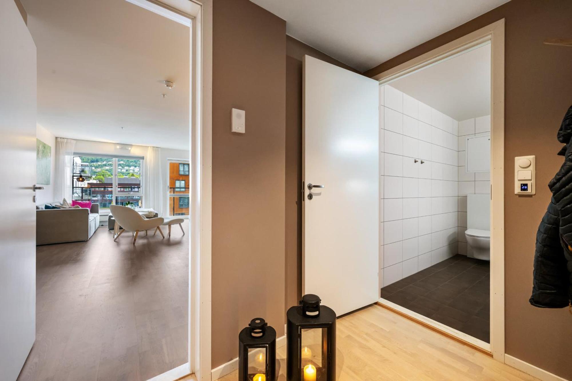Roomsly - Flat With Private Balcony Apartment *