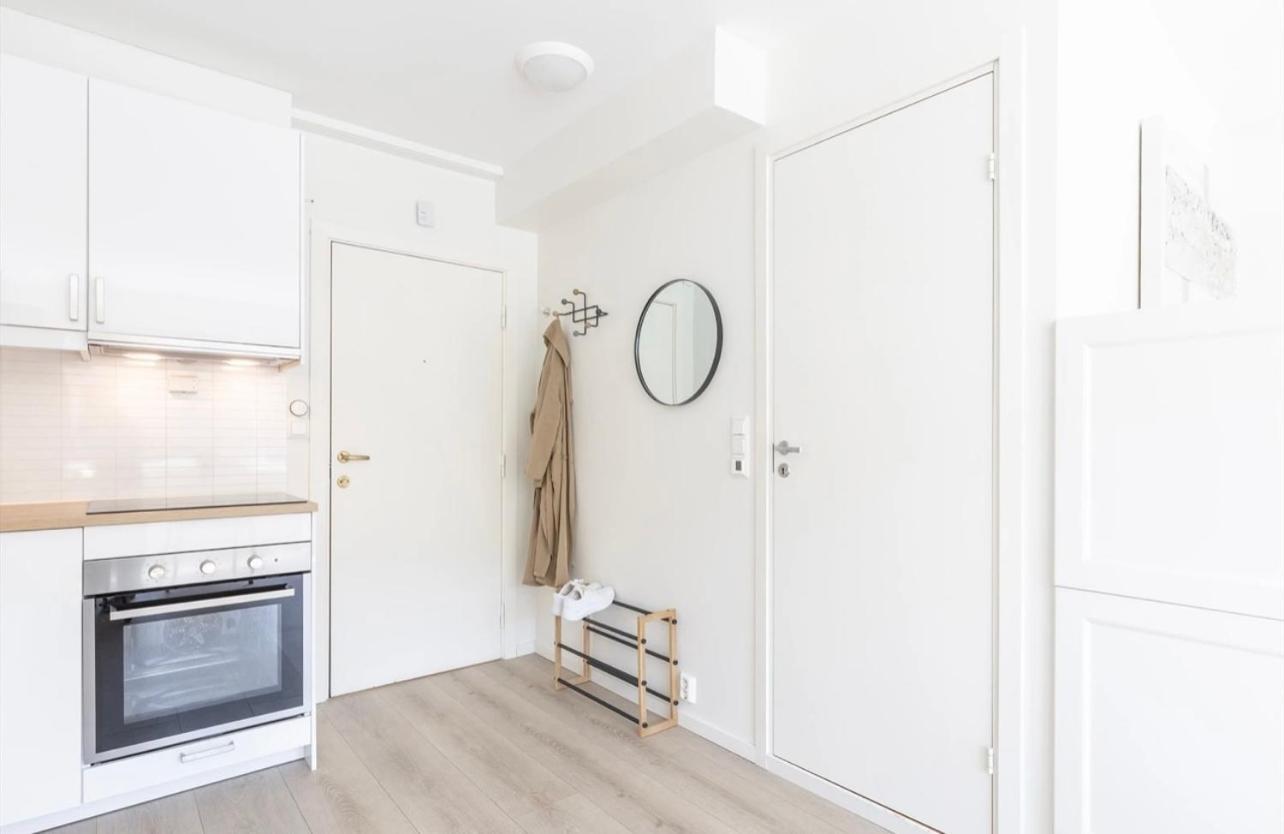 Modern Only 5 Minutes From Centre Apartment *