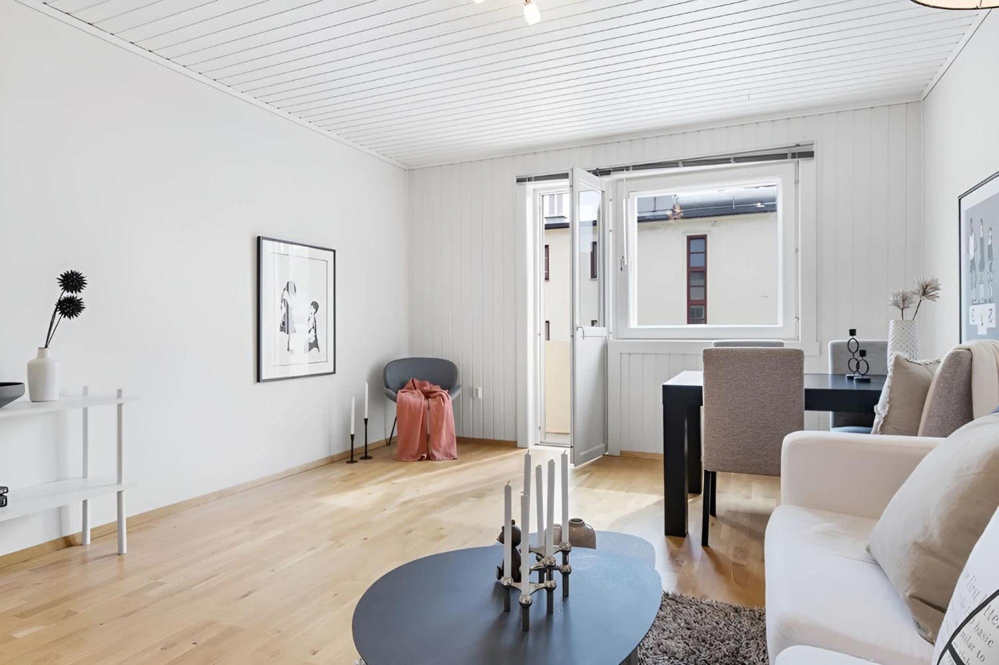 Roomsly - Balcony Near Charming Cobblestone Streets Apartment Bergen