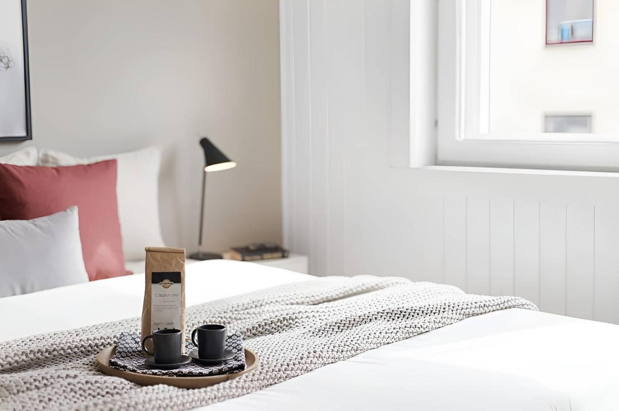 Roomsly - Balcony Near Charming Cobblestone Streets *