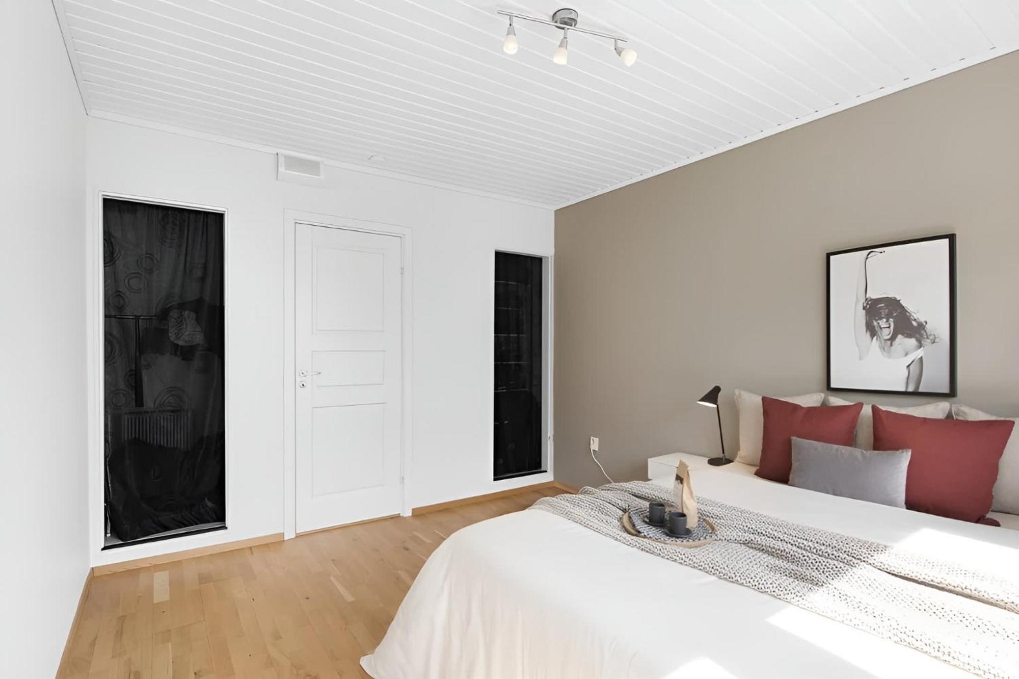 Roomsly - Balcony Near Charming Cobblestone Streets * Bergen