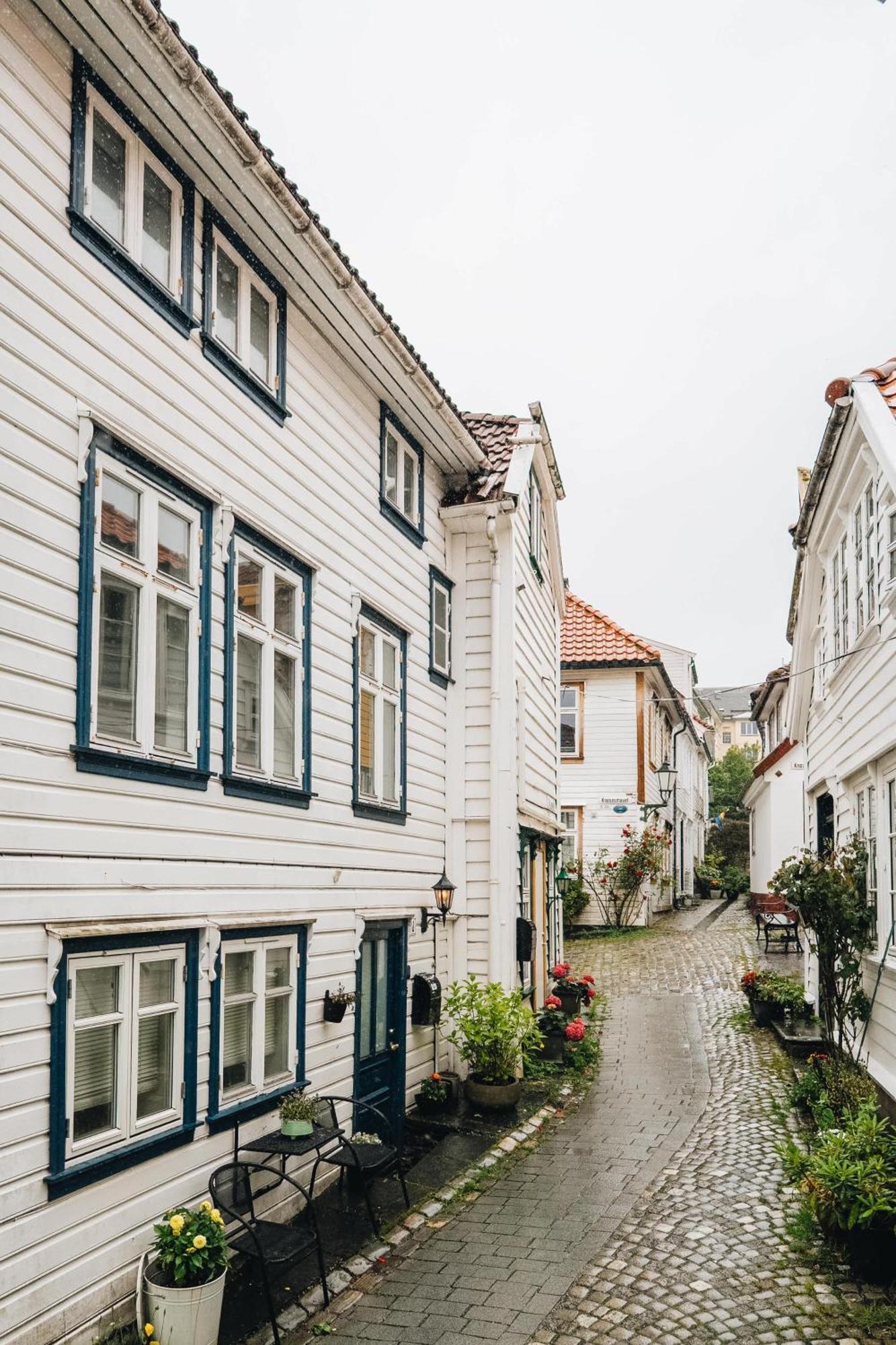 Dinbnb L 400m To Bryggen L Luxury L Bergenhouse L Fireplace Bergen