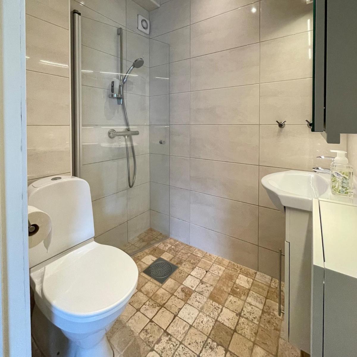 Private With A View And Garden - 12 Min From The Center Căn hộ