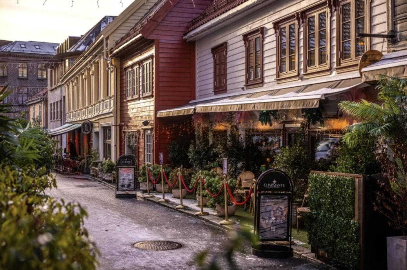 Nyrenovert Bergenshus Med Sjel I Stille Og Vakker Gagate, Midt I Hjertet Av Sentrum Pousada
