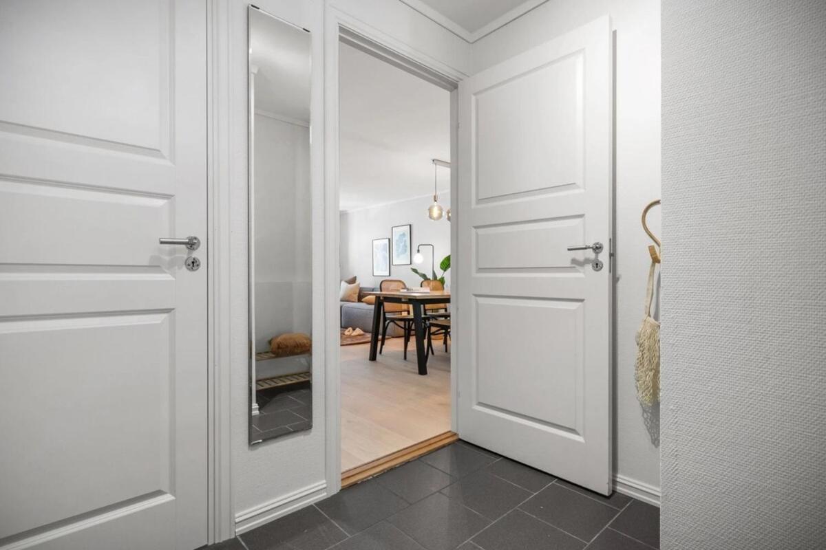 Cozy In Sentrum 5 Bedrooms Apartment *