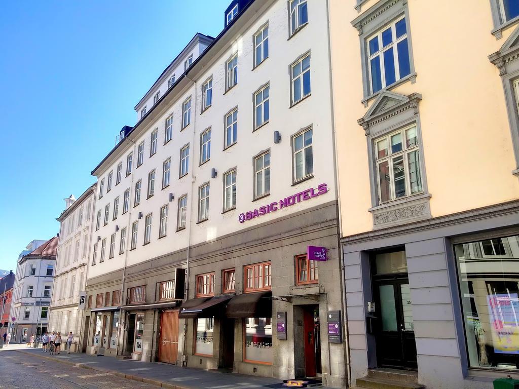 Hotel Basic 2*