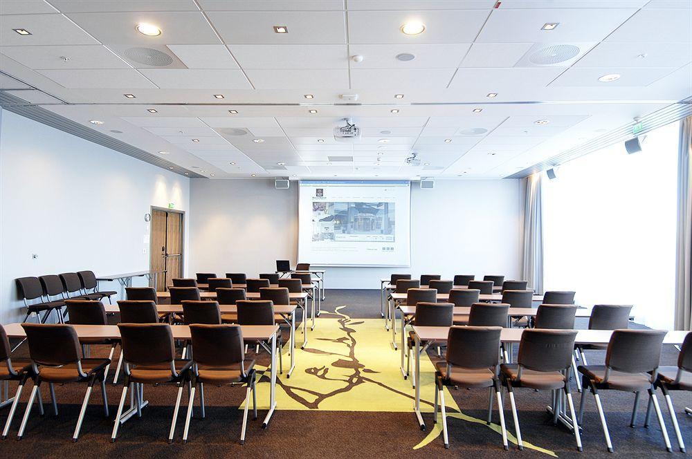 Clarion Airport Hotel 4*