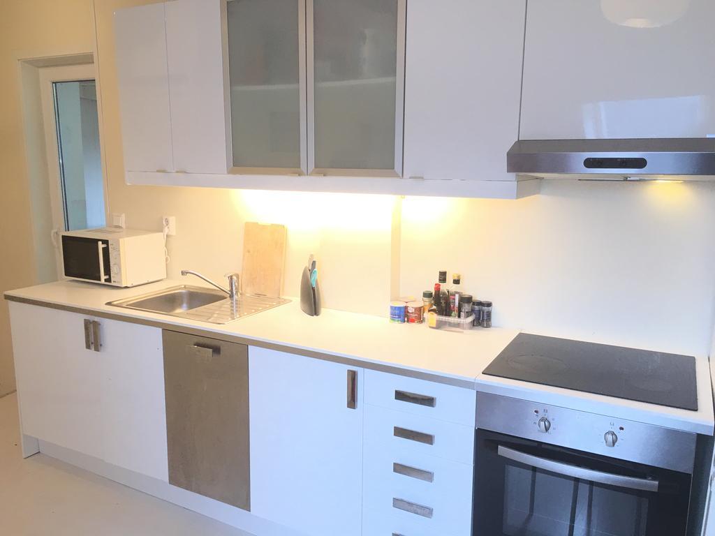 Urban Marken Hostel *