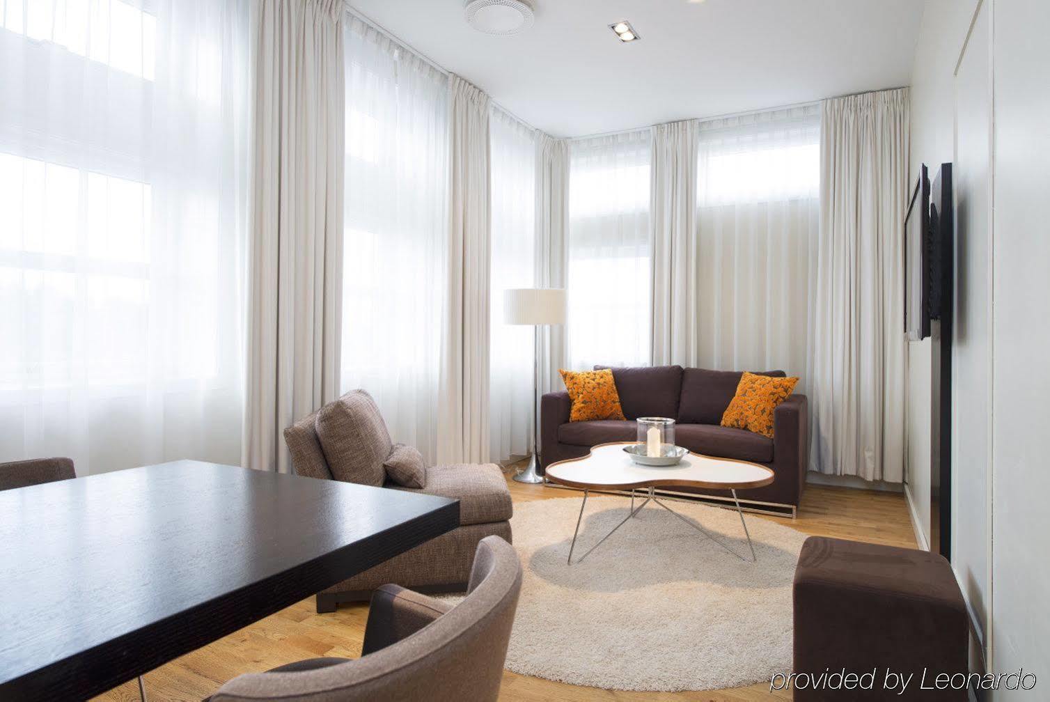 Hotel Thon Airport 4*