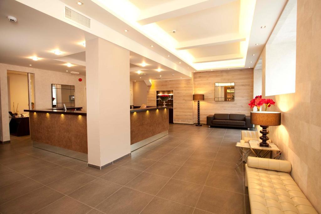 Travel Hotel