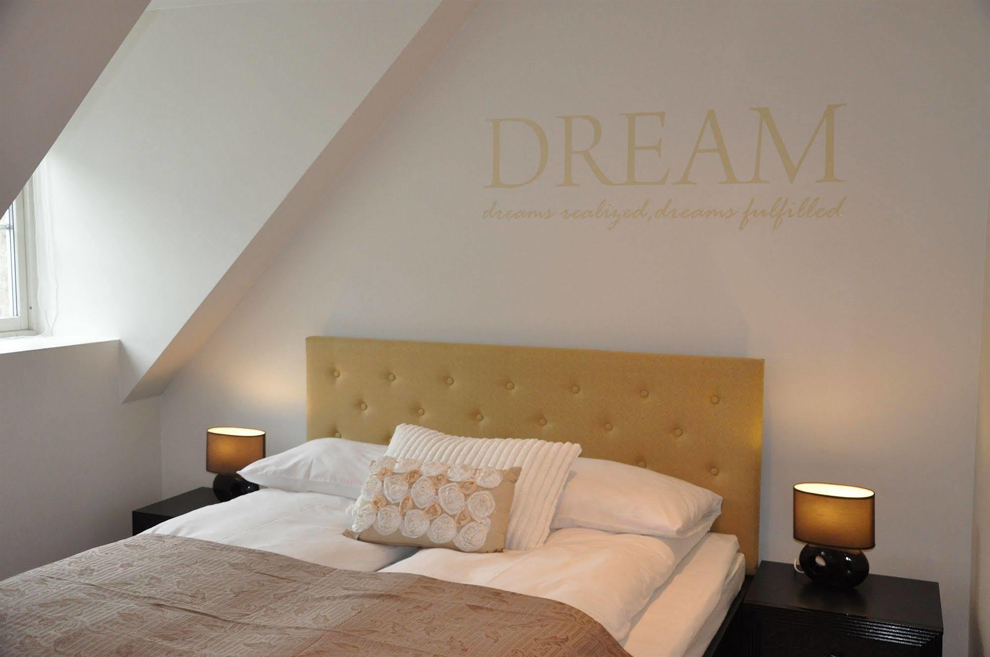Hotel Basic 2*