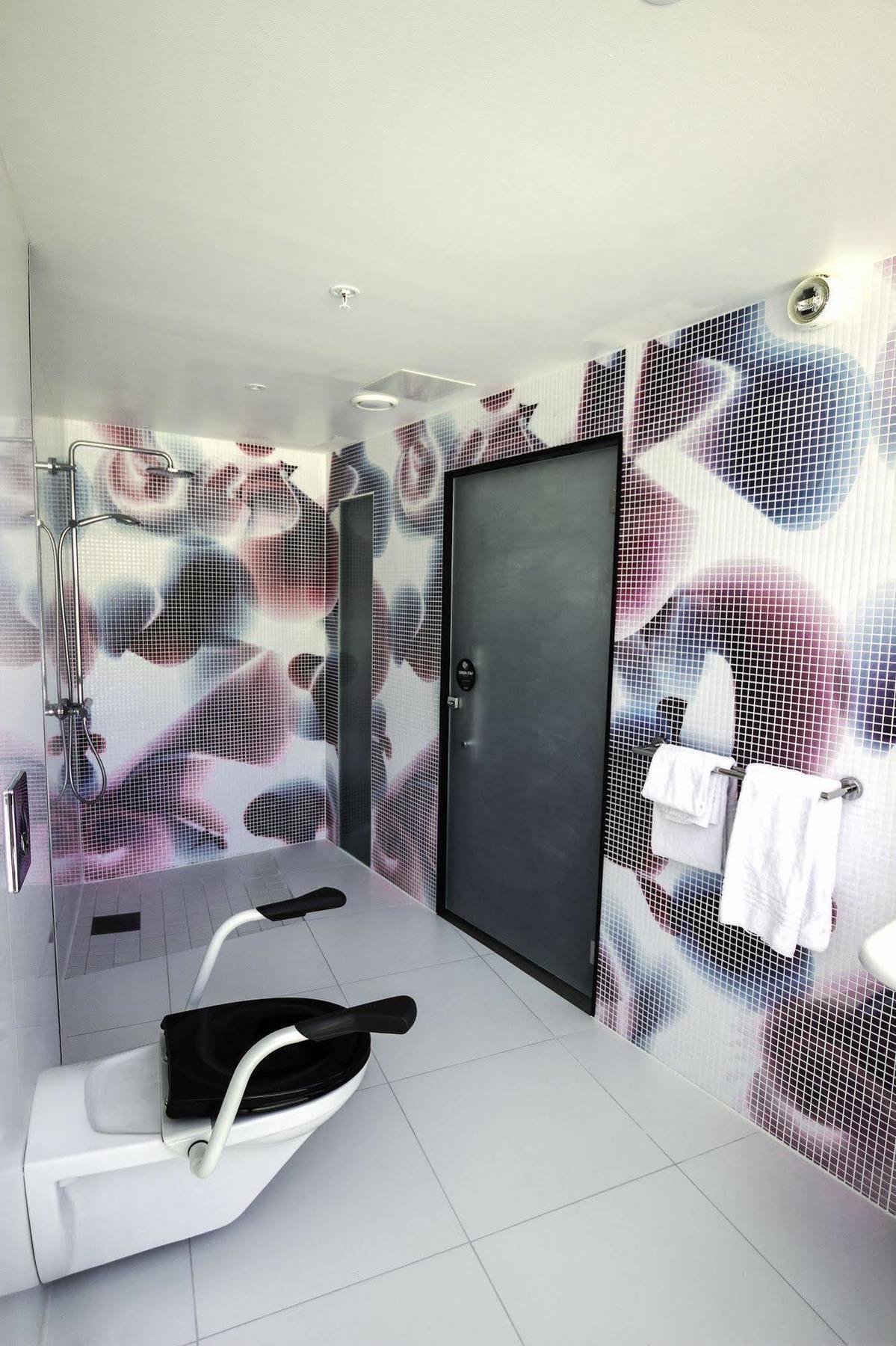 Magic Xhibition Hotell 3*