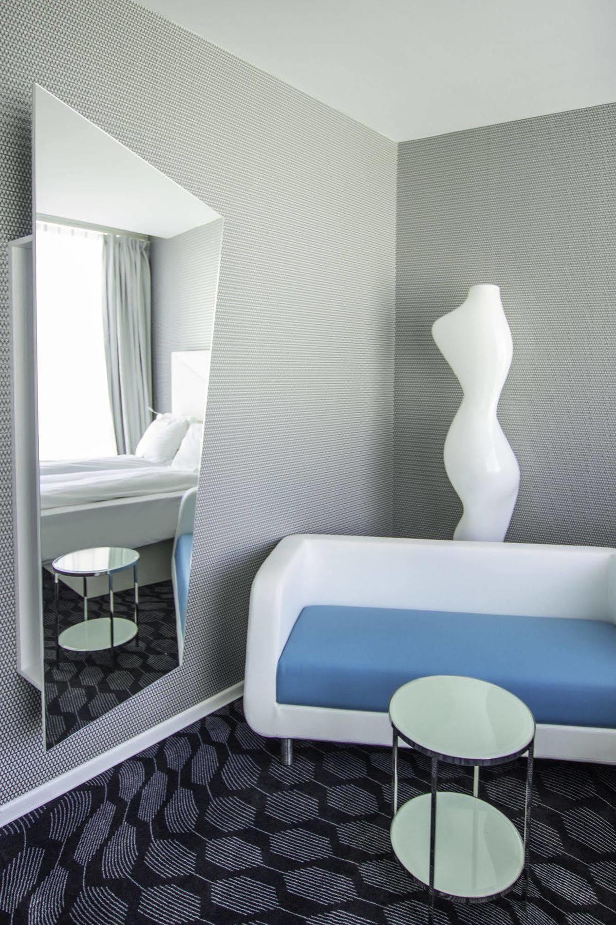Magic Xhibition Hotell