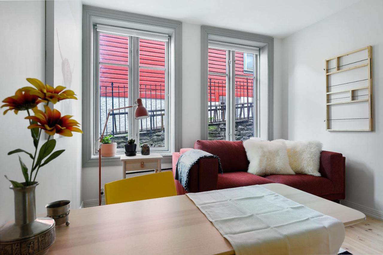 Lo Apartment *