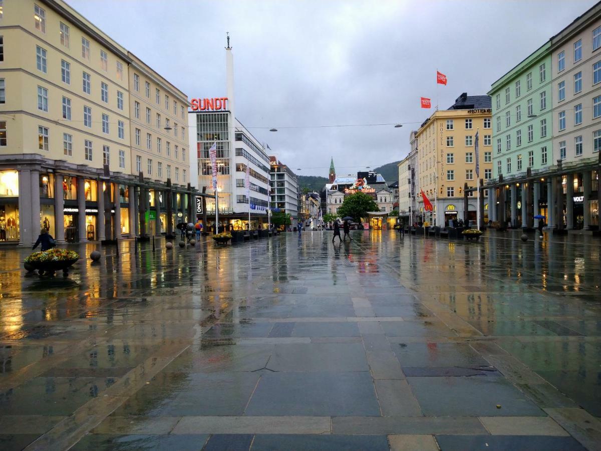 Strandgaten 207 *