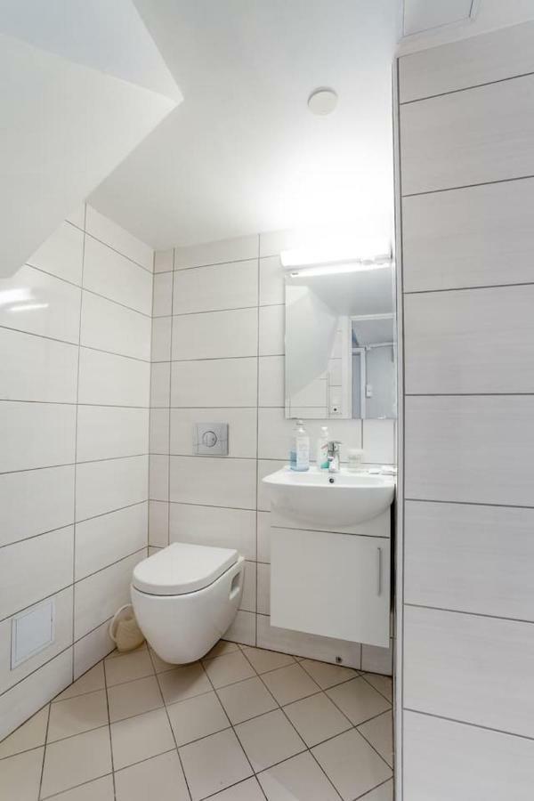 Apartment Amazing, House With Big Private Balcony