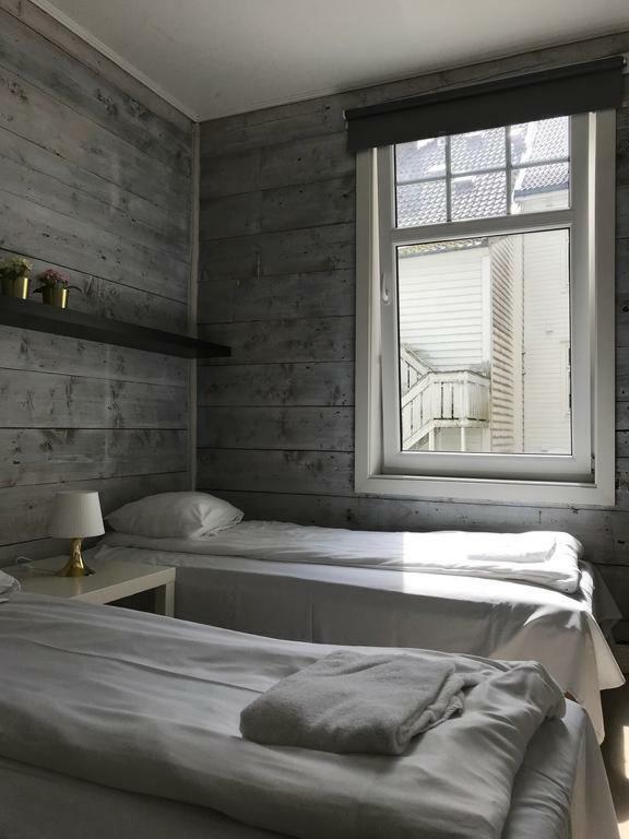 Central, Yet Quiet And Cozy! Apartment