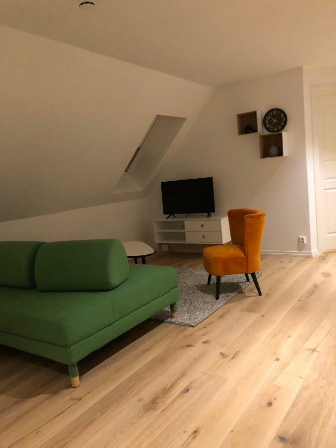 4 Kong Oscars Gate Apartment *