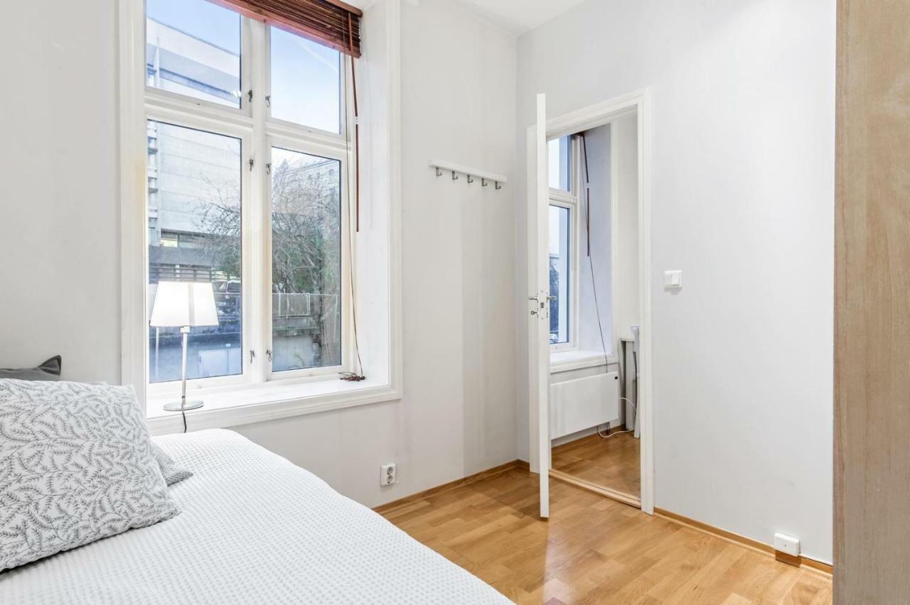 Modern In Centre Apartment