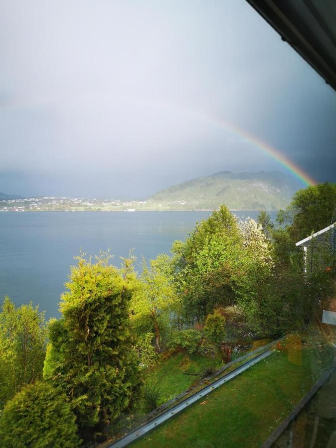 Apartment Bjornestrand Fjordside View