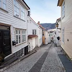 Beautiful Townhouse Super Central In Bergen - 4 Bedrooms 8 Guests