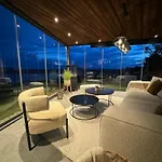 Sjoutsikt, Jacuzzi Og Solfylt