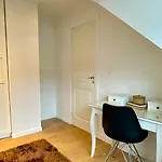 Private Room With A View And Garden - 12 Min From The City Center