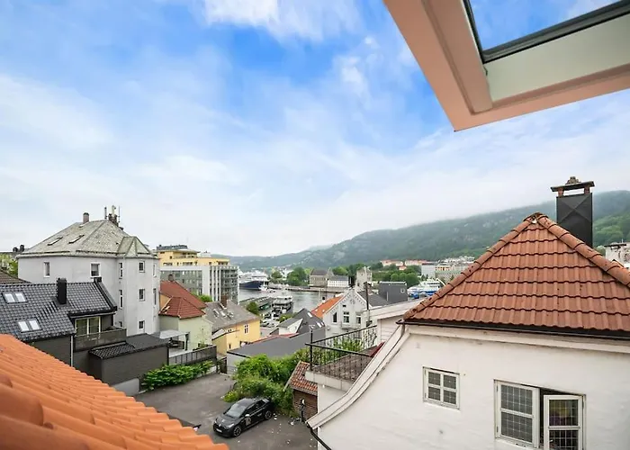 Beautiful Townhouse Super Central In Bergen - 4 Bedrooms 8 Guests