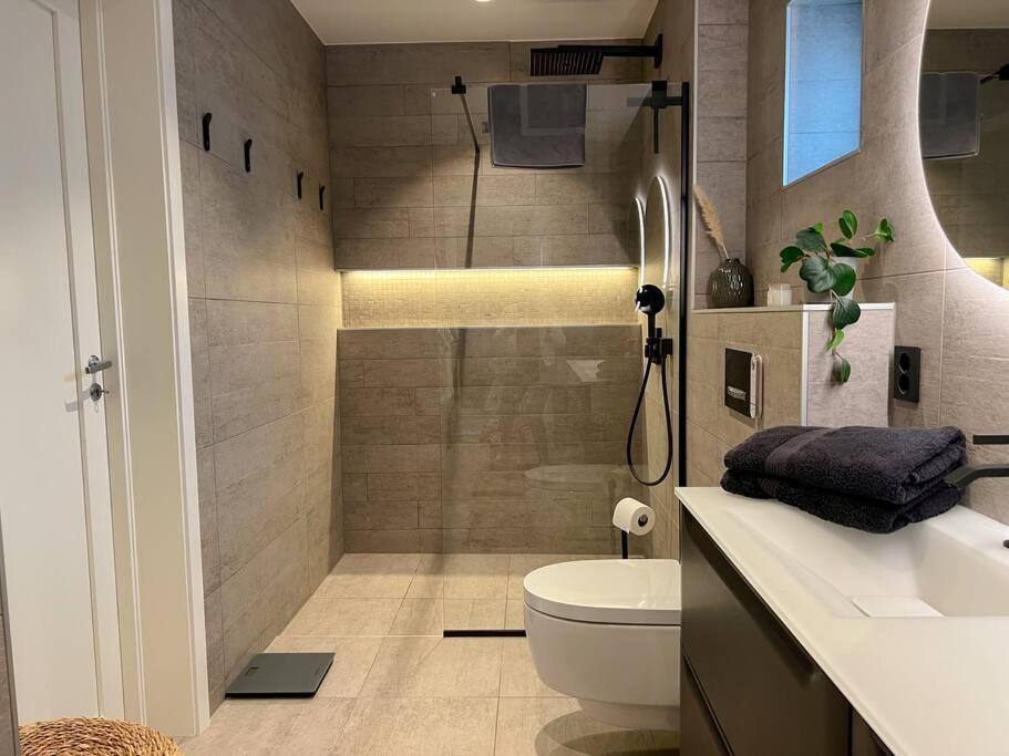 Apartment Sjoutsikt, Jacuzzi Og Solfylt Bergen