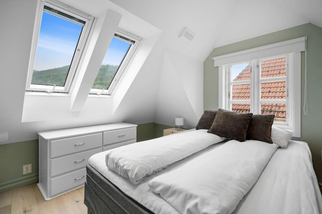 Beautiful Townhouse Super Central In - 4 Bedrooms 8 Guests