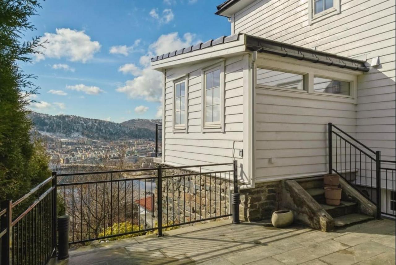 Villa Dinbnb Homes I Luxury With Hot Tub & Views