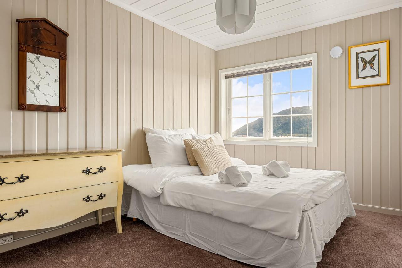 Dinbnb Homes I Luxury With Hot Tub & Views Villa *