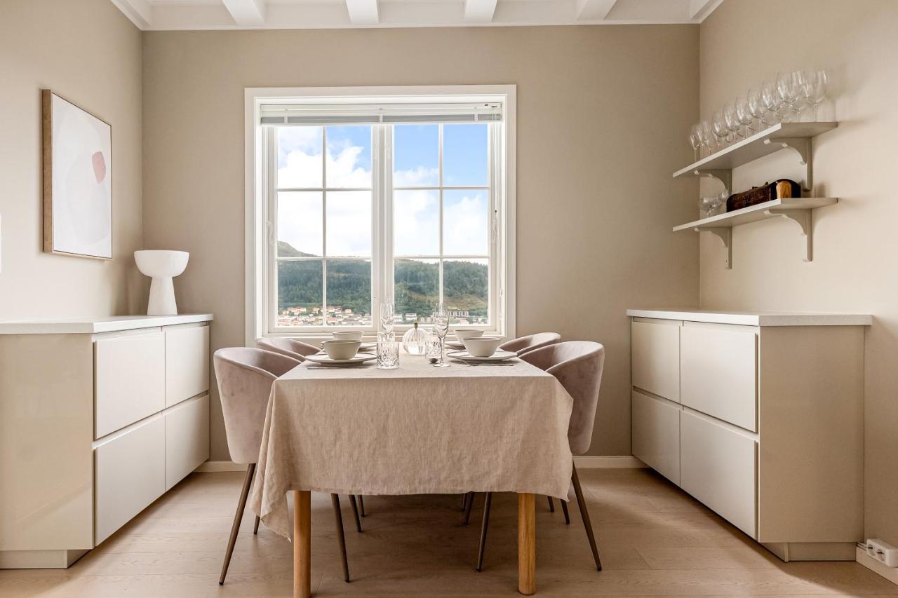 Villa Dinbnb Homes I Luxury With Hot Tub & Views