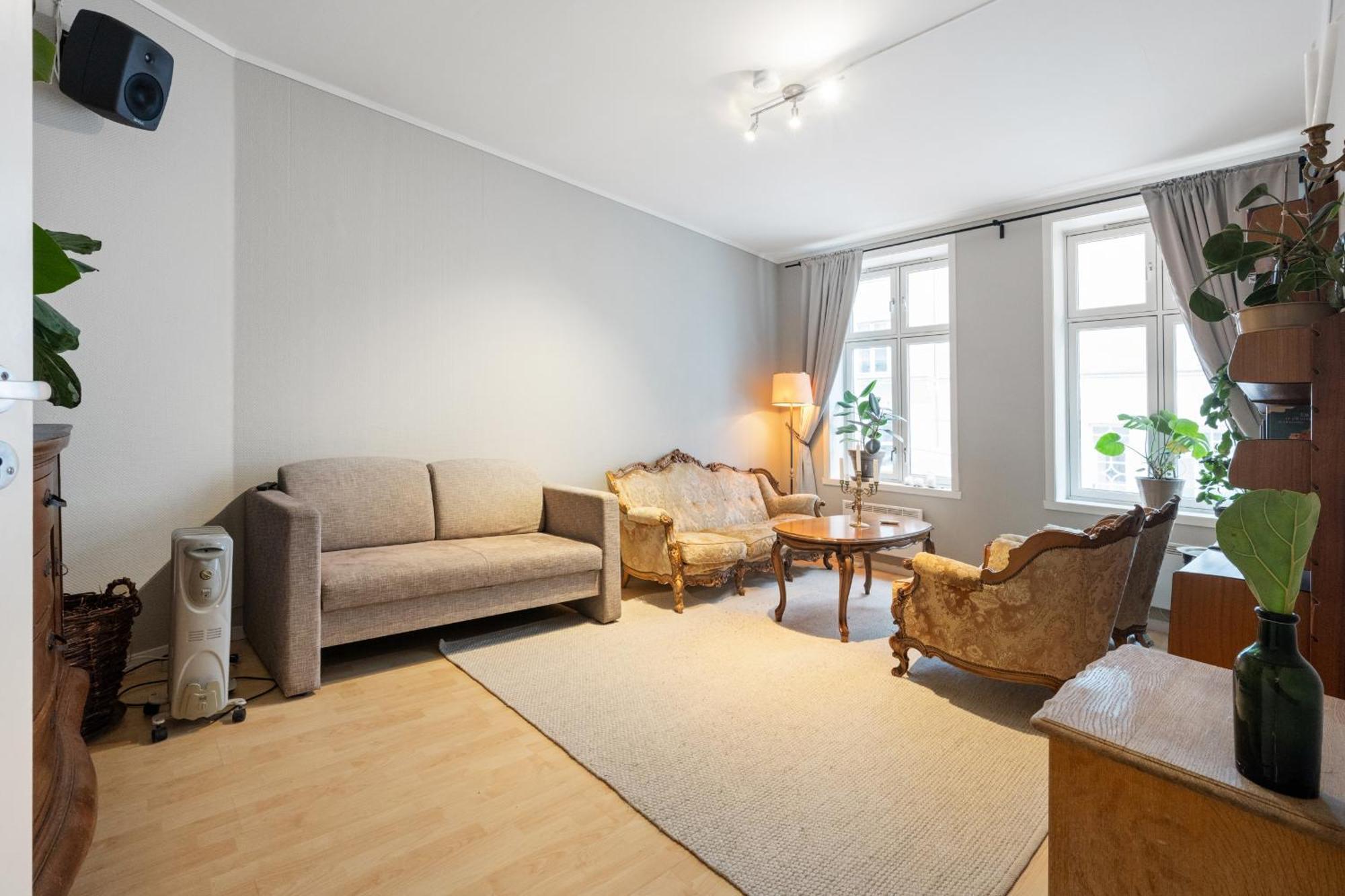 Spacious & Cozy Hideaway With Central Location Căn hộ