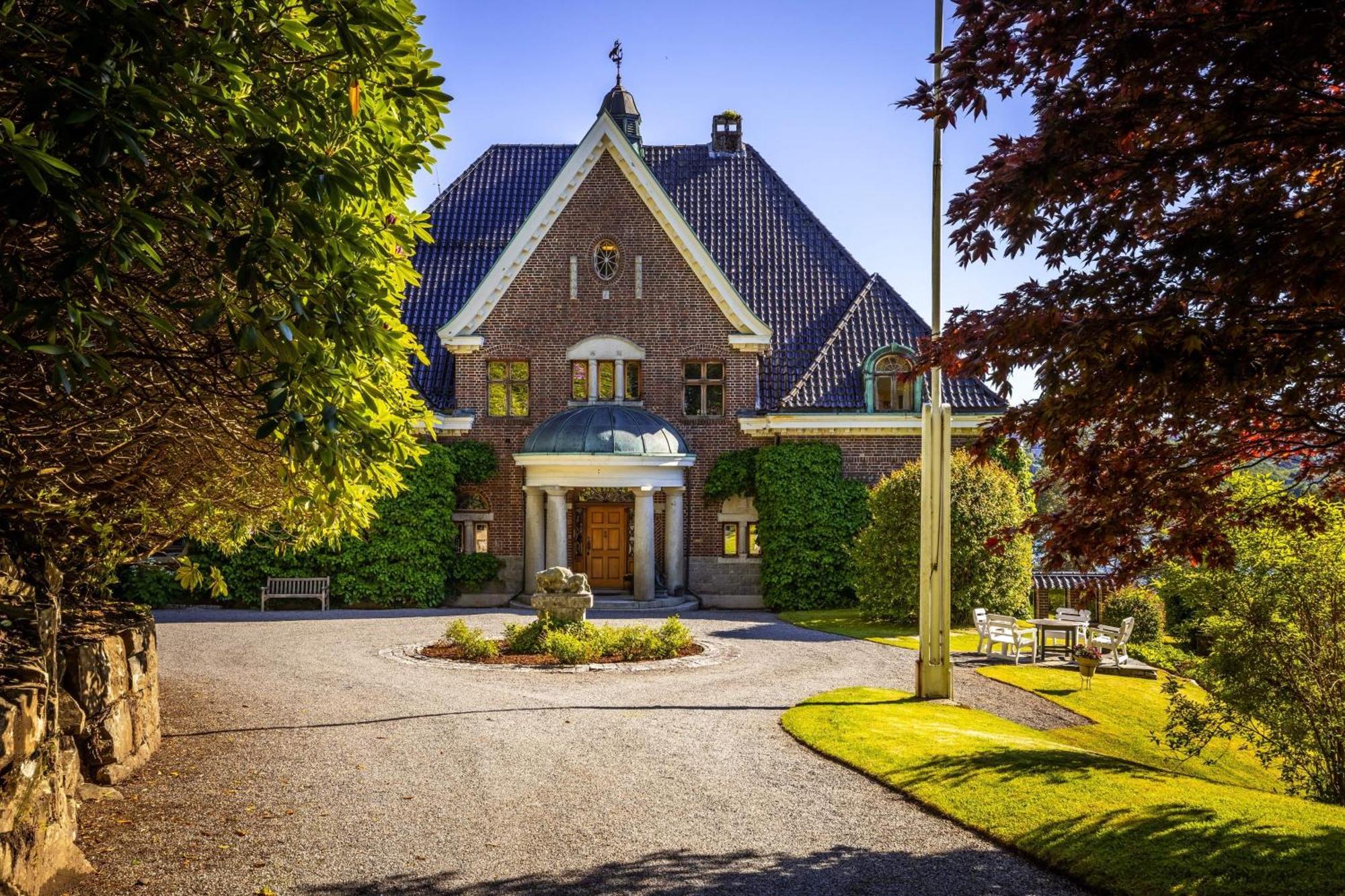 Unique Victorian With Private Coastline