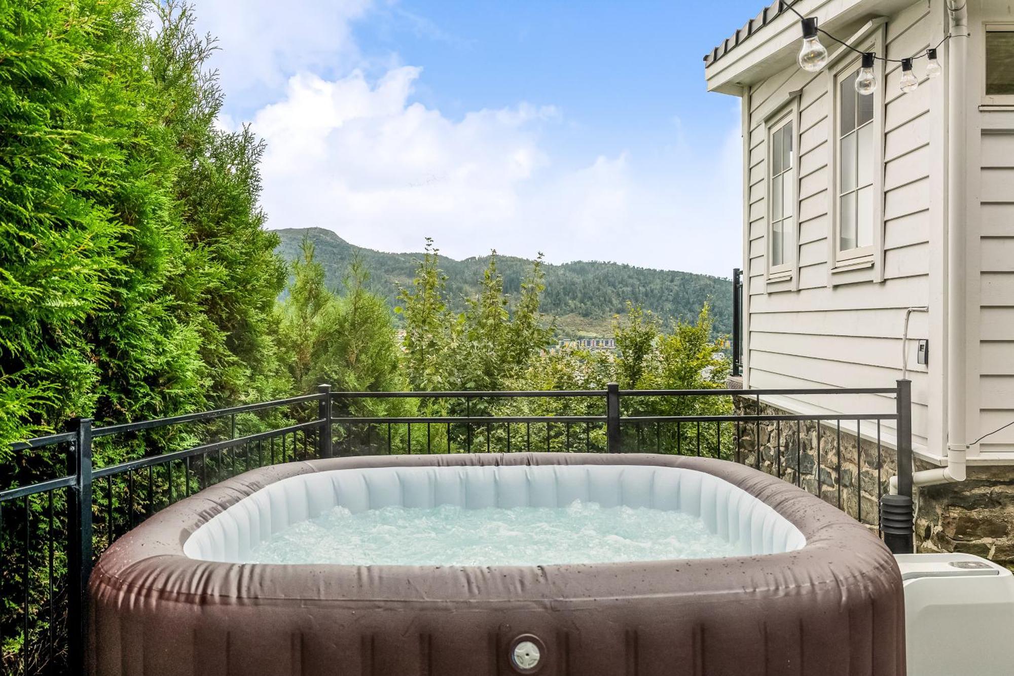 Dinbnb Homes I Luxury With Hot Tub & Views * Bergen