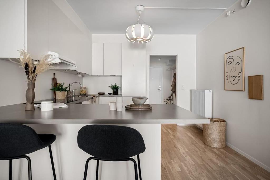 Modern With Balcony Appartement *